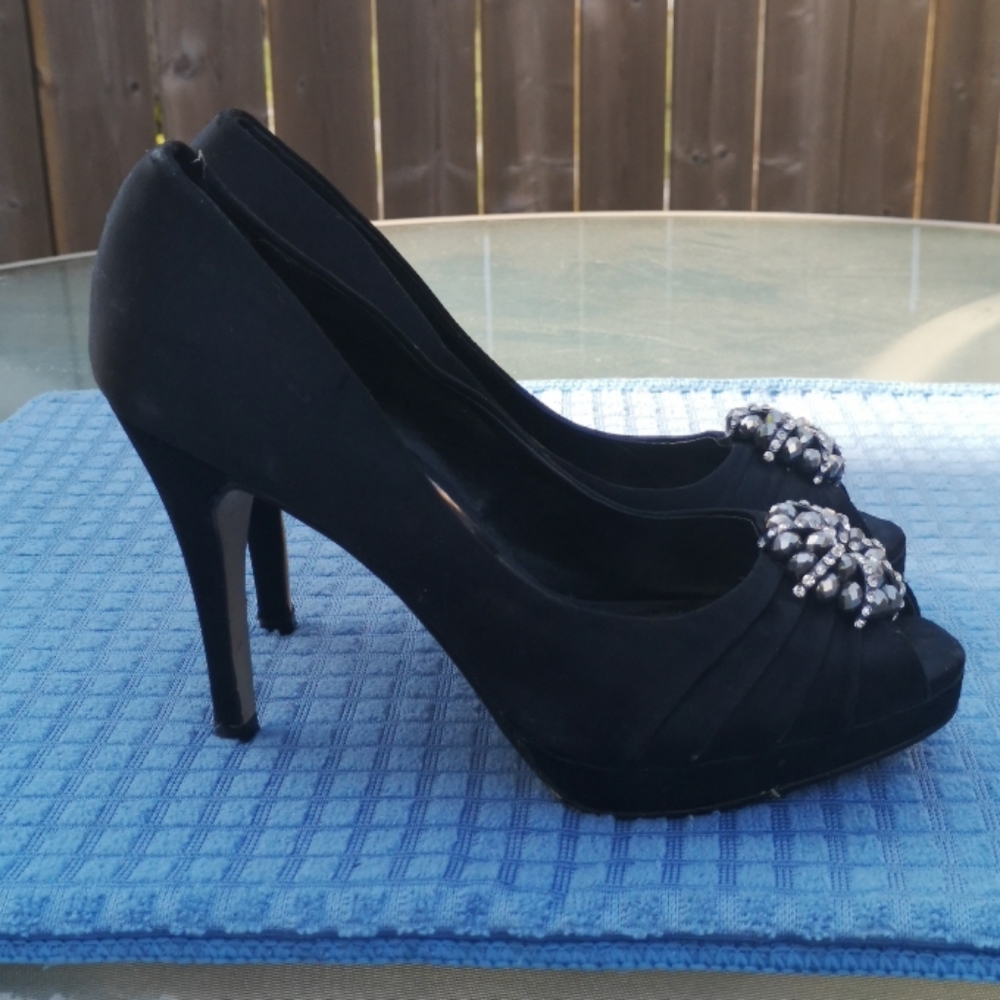 Shoes - Picture 3 of 3